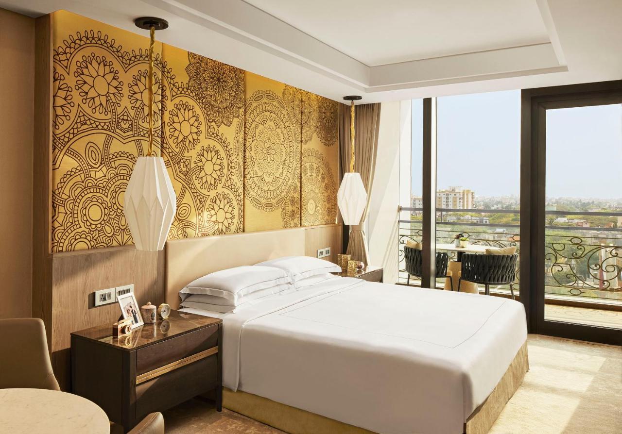 Hotel Taj Wellington Mews Madrás Exterior foto