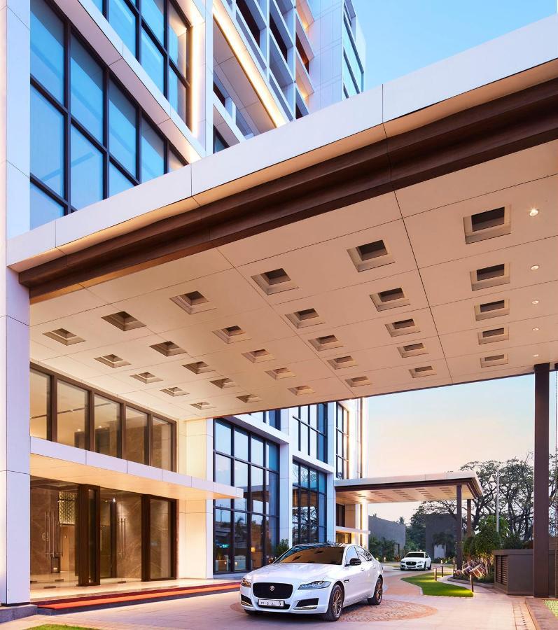 Hotel Taj Wellington Mews Madrás Exterior foto